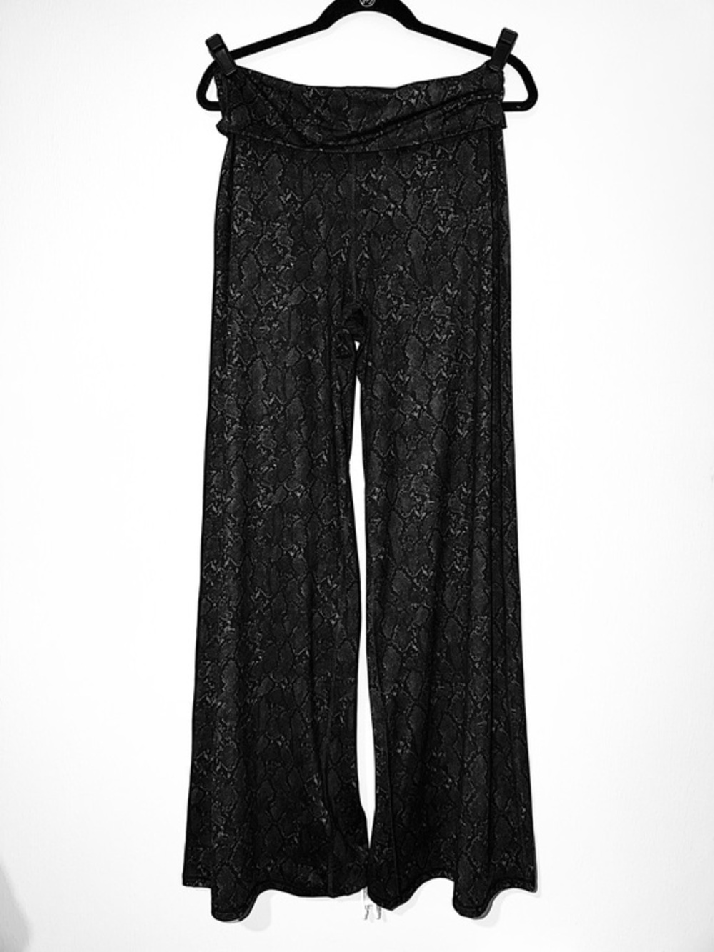 Fabletics Pure- Luxe Foldover Waist Wide-Leg Yoga Pants Tonal Snakeskin, Medium